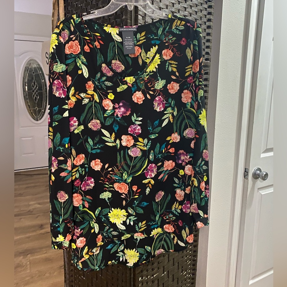 Chelsea and Theodore black multi floral blouse sz XL